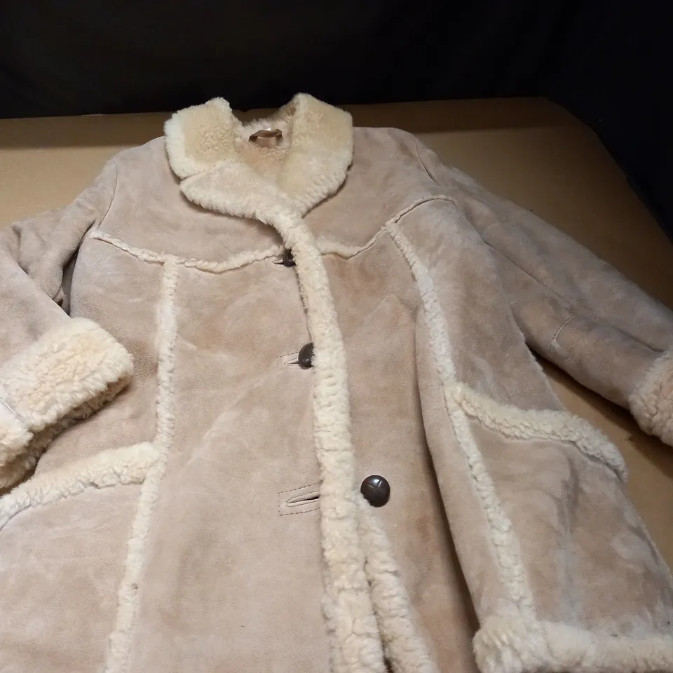 SHEEPSKIN WAREHOUSE NATURAL LAMBSKIN COAT - 10