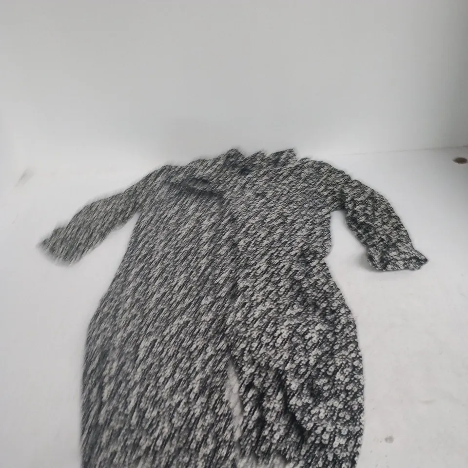 BOX OF APPROXIMATELY 25 ASSORTED CLOTHING ITEMS TO INCLUDE: NEXT DRESS