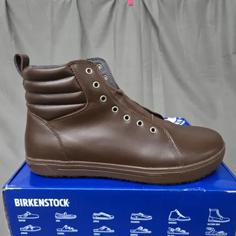 BOXED BIRKENSTOCK DARK BROWN Q0 700 BOOTS - UK 9.5