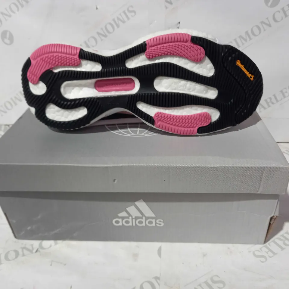 BOXED PAIR OF ADIDAS SOLAR GLIDE 5 TRAINERS IN PINK UK SIZE 6