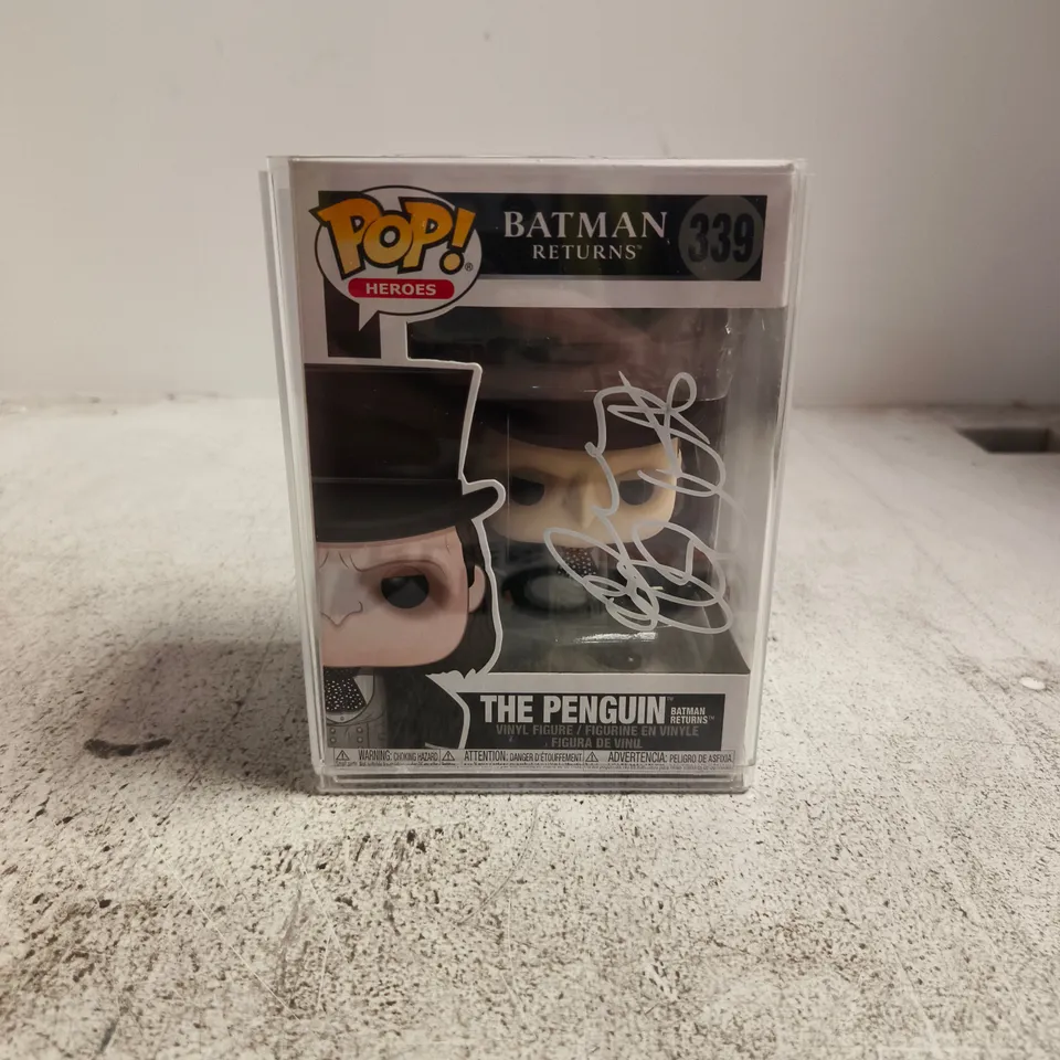 SIGNED DANNY DE VITO POP! HEROES DC BATMAN RETURNS THE PENGUIN