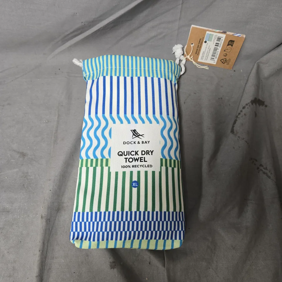 DOCK & BAY QUICK DRY TOWEL – XL, 100% RECYCLED, STRIPED