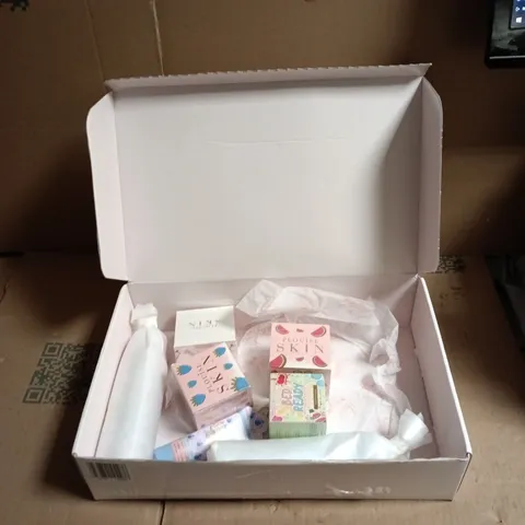 BOXED PLOUISE ASSORTED COSMETICS GIFT BOX 