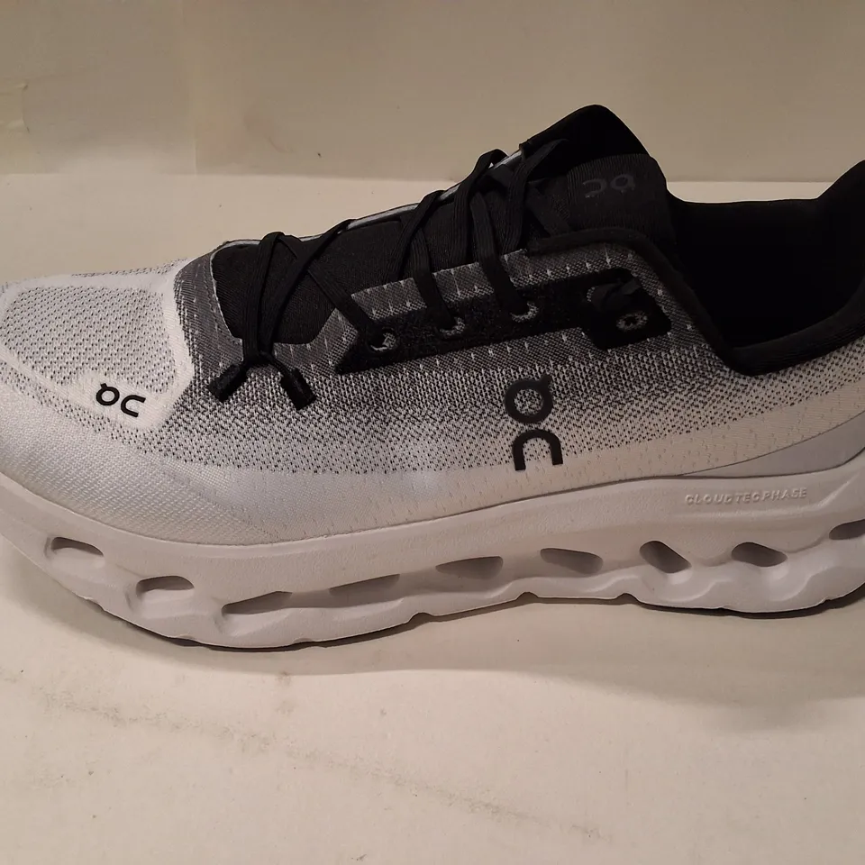 ON RUNNING CLOUD TILT TRAINERS – UK 10.5 (US 11, EU 45) WHITE/GRAY