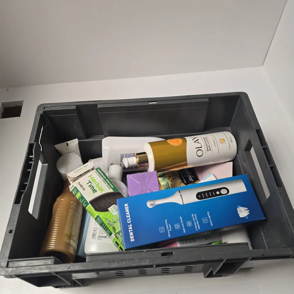 TOTE OF APPROXIMATELY 10 ASSORTED BEAUTY PRODUCTS INCLUDING REDKEN ALL SOFT SHAMPOO. HERBAL TIME COLOURING HENNA-CREAM AND PURE CARRIER OIL B CALM SESAME SEED OIL