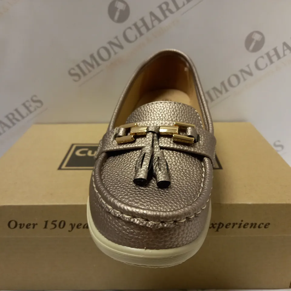 BOXED CUSHION WALK LOAFERS, PEWTER - SIZE 6
