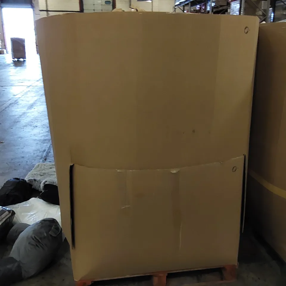 PALLET OF ASSORTED ITEMS INCLUDING: CUSHIONS, PET BED, ACOUSTIC FOAM, SLEEPING BAG 
