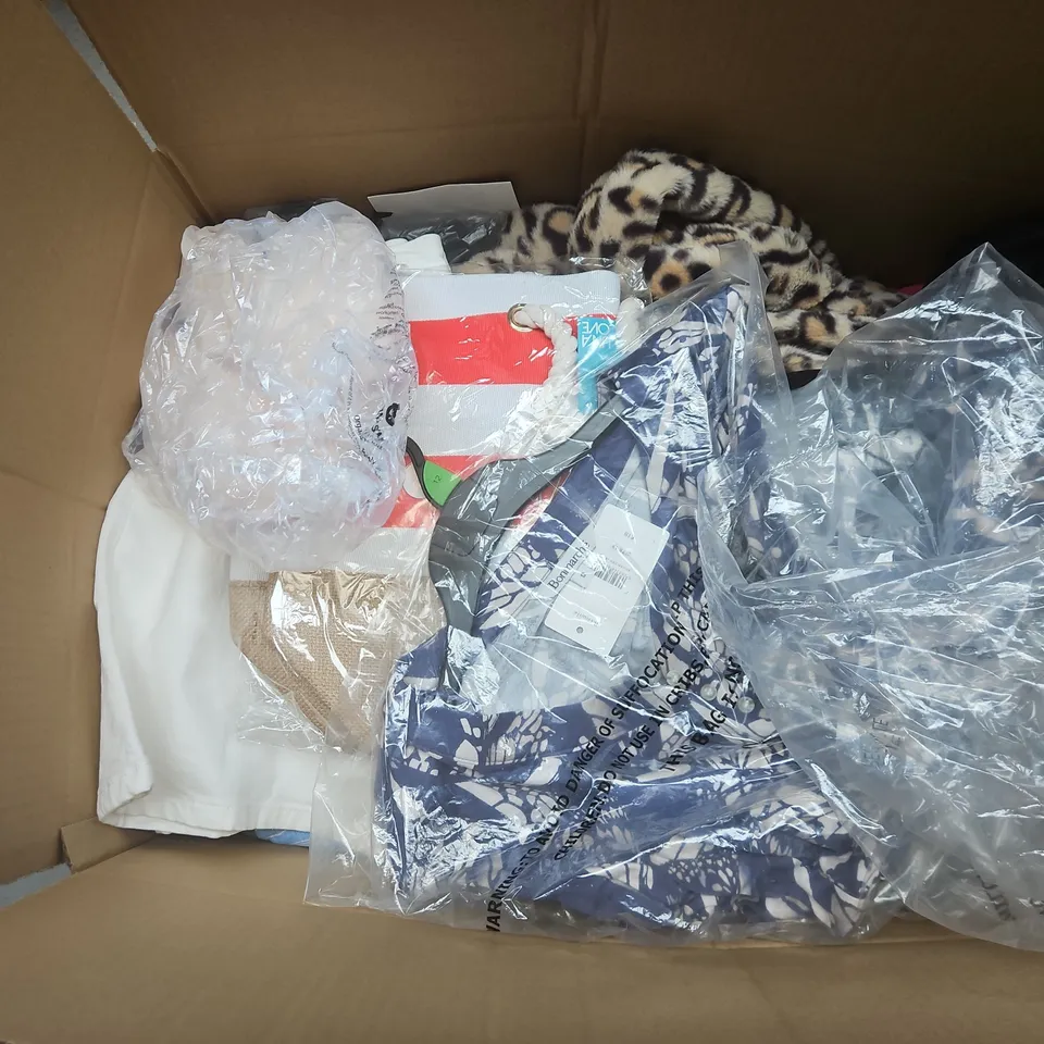 LARGE BOX OF APPROXIMATELY 20 ASSORTED CLOTHING ITEMS IN VARIOUS SIZES, STYLES AND COLOURS