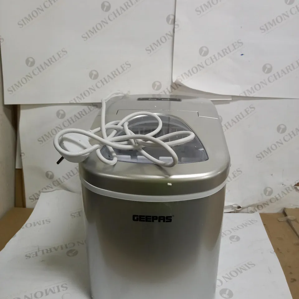 GEEPAS ICE CUBE MAKER