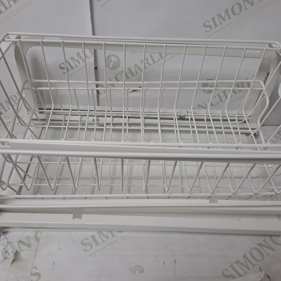 METAL STORAGE UNIT IN WHITE  