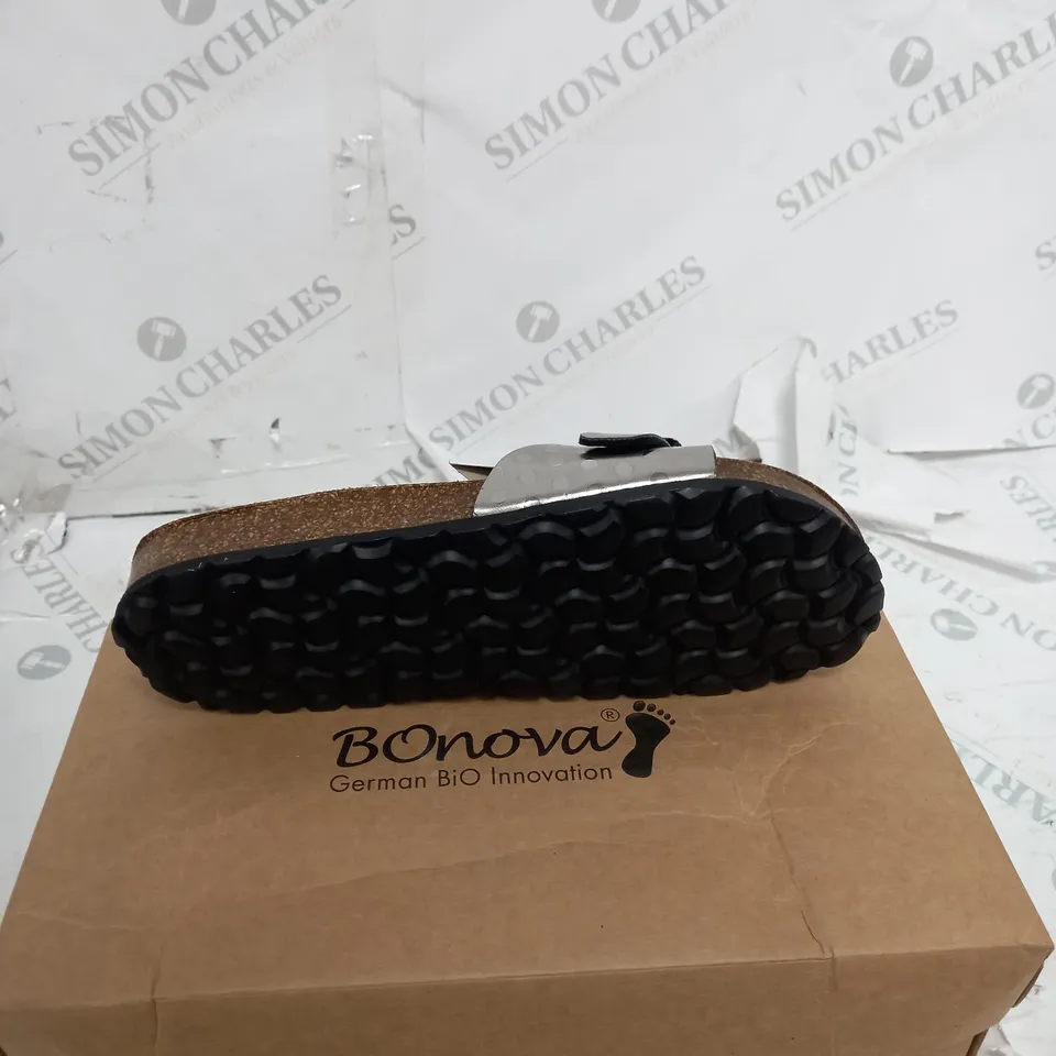 BOXED PAIR OF BONOVA STRAPPED SANDALS - SIZE 5
