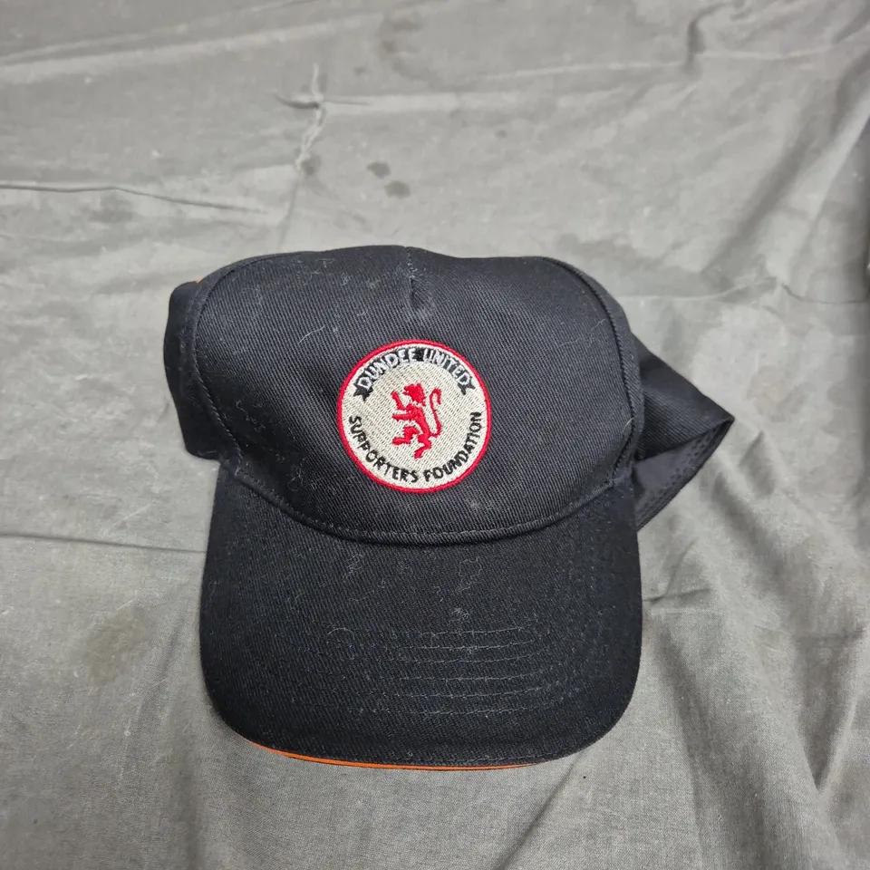 BEECHFIELD ORIGINAL HEADWEAR CAP – BLACK TWILL WITH DUNDEE UNITED SUPPORTERS FOUNDATION CREST (ONE SIZE)