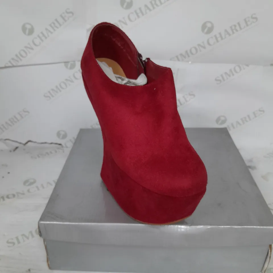 BOXED PAIR OF CASANDRA PLATFORM ANKLE SHOE IN RED SUEDE WITH GOLD STUD DETAIL SIZE 5