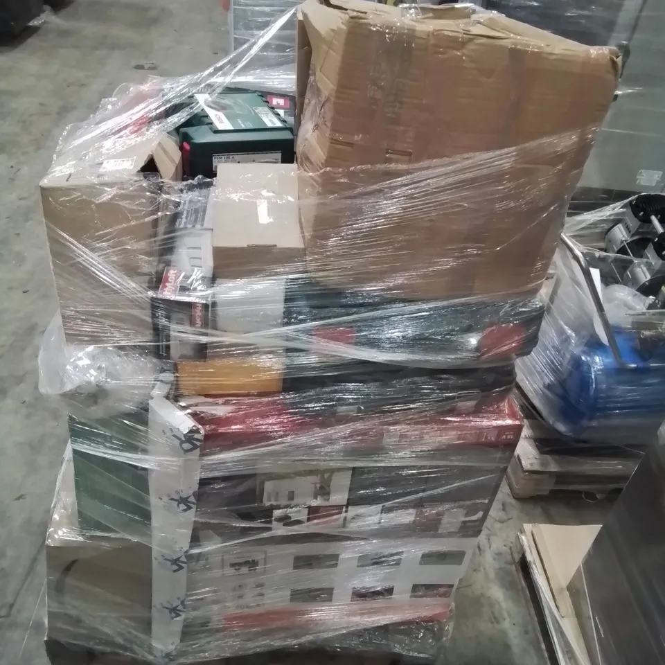 PALLET OF APPROXIMATELY 33 UNPROCESSED RAW RETURN HOUSEHOLD AND ELECTRICAL GOODS TO INCLUDE;