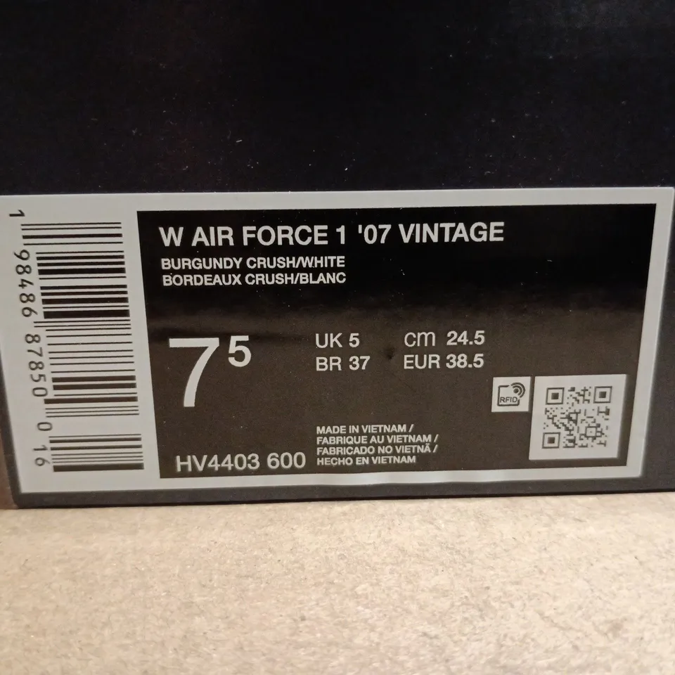NIKE AIR FORCE 1 '07 VINTAGE – WOMEN'S BURGUNDY CRUSH/WHITE, UK 5