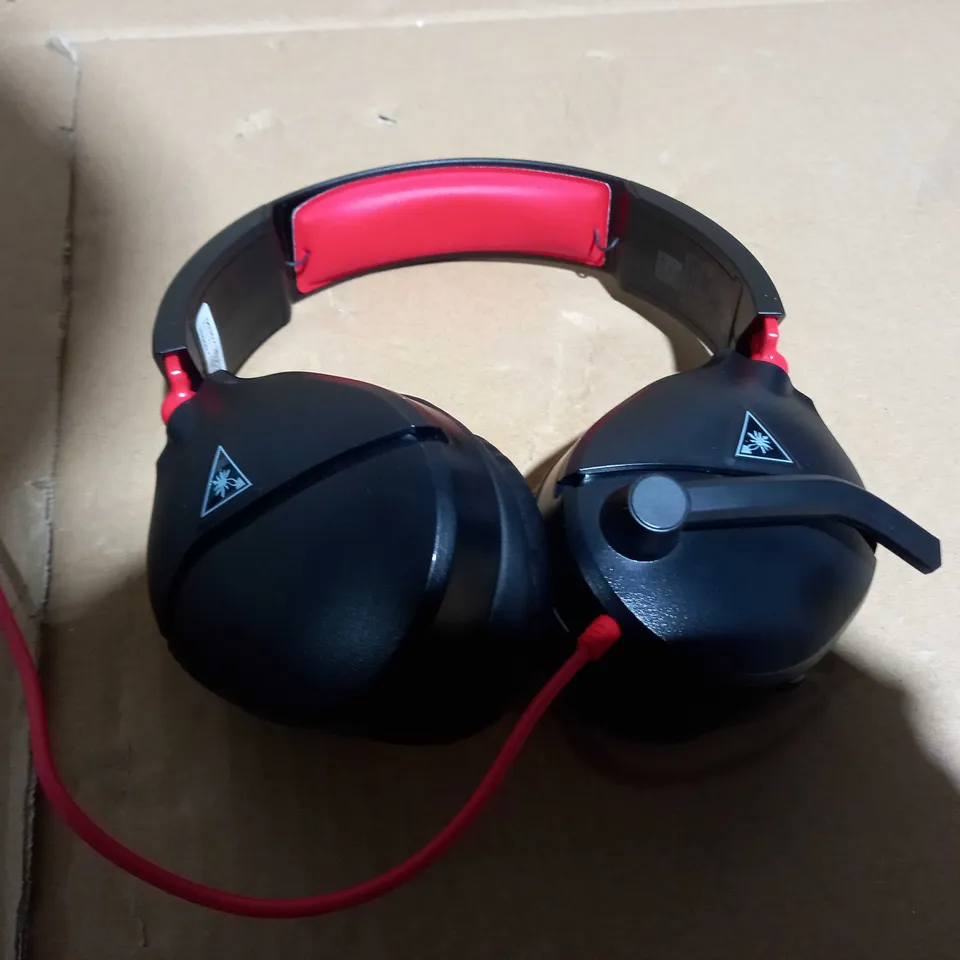 TURTLE BEACH BLACK RED HEADPHONES
