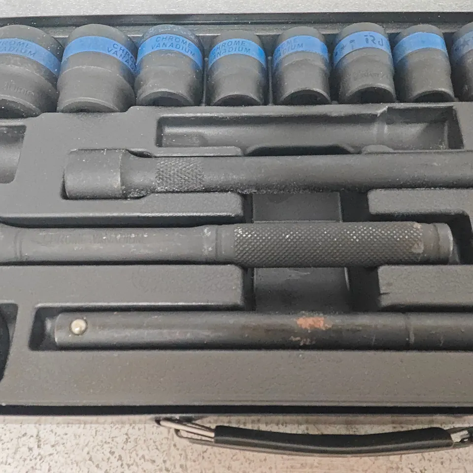 SOCKET SET IN CARRY CASE – CHROME VANADIUM