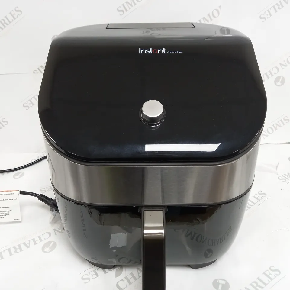 BOXED INSTANT VORTEX 6 IN 1 AIR FRYER