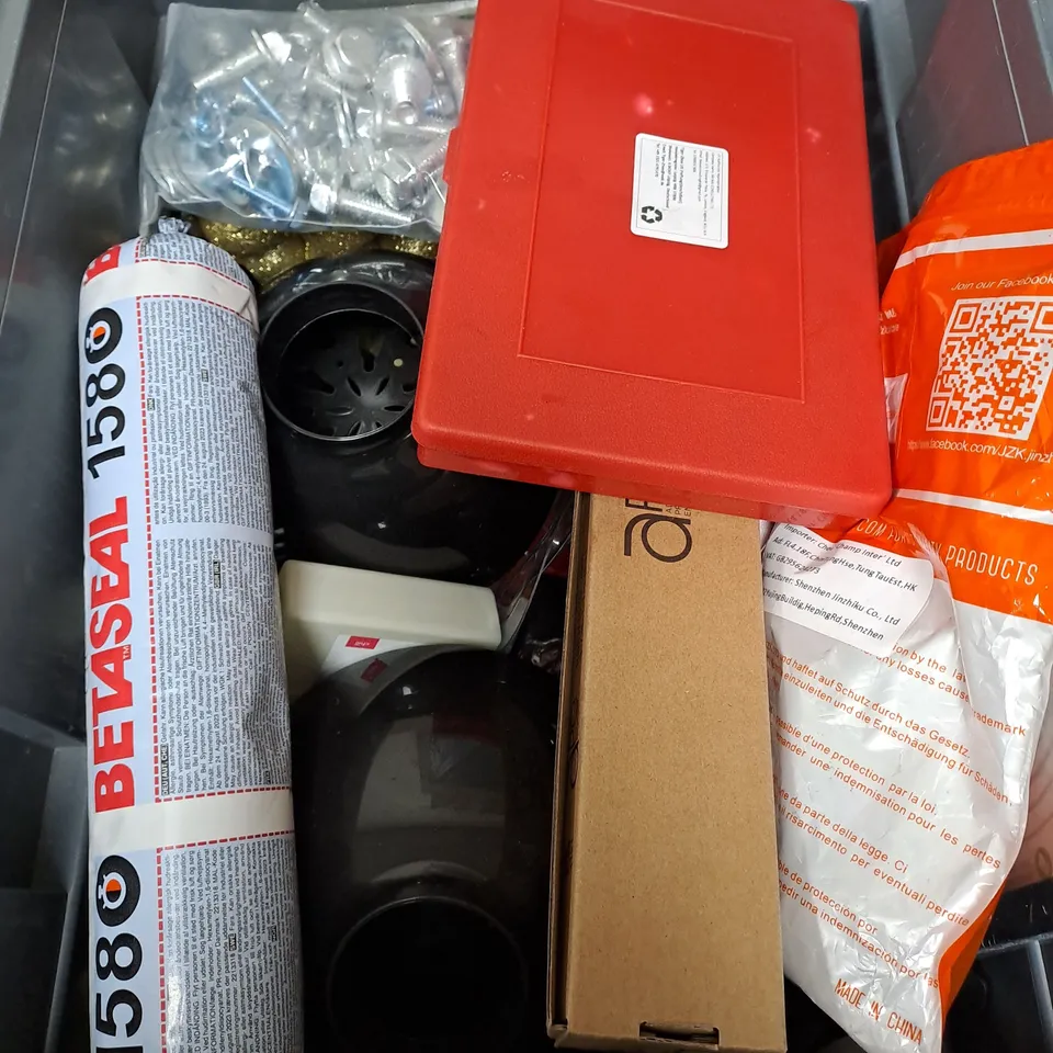 APPROXIMATELY 15 HOUSEHOLD ITEMS TO INCLUDE PICTURE FRAMES, HAIR DIFFUSERS AND ALL PURPOSE REFUSE BAGS