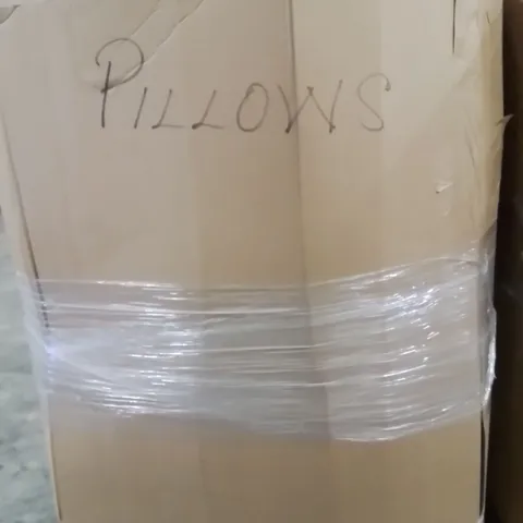 PALLET CONTAINING LARGE QUANTITY OF PILLOWS