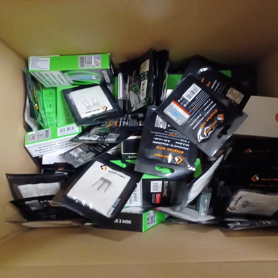 APPROXIMATELY 20 VAPES & E-CIGARETTES TO INCLUDE VAPORESSO XROS 3 MINI, VOOPOO VINCI II, ASPIRE ZELOS X KIT, ETC
