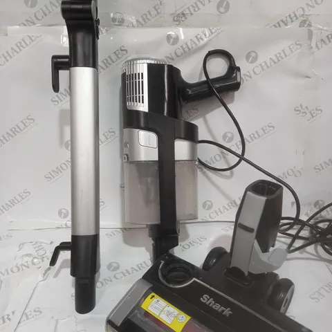 SHARK STRATOS ANTI HAIR WRAP PET PRO VACUUM CLEANER HZ3000UKT