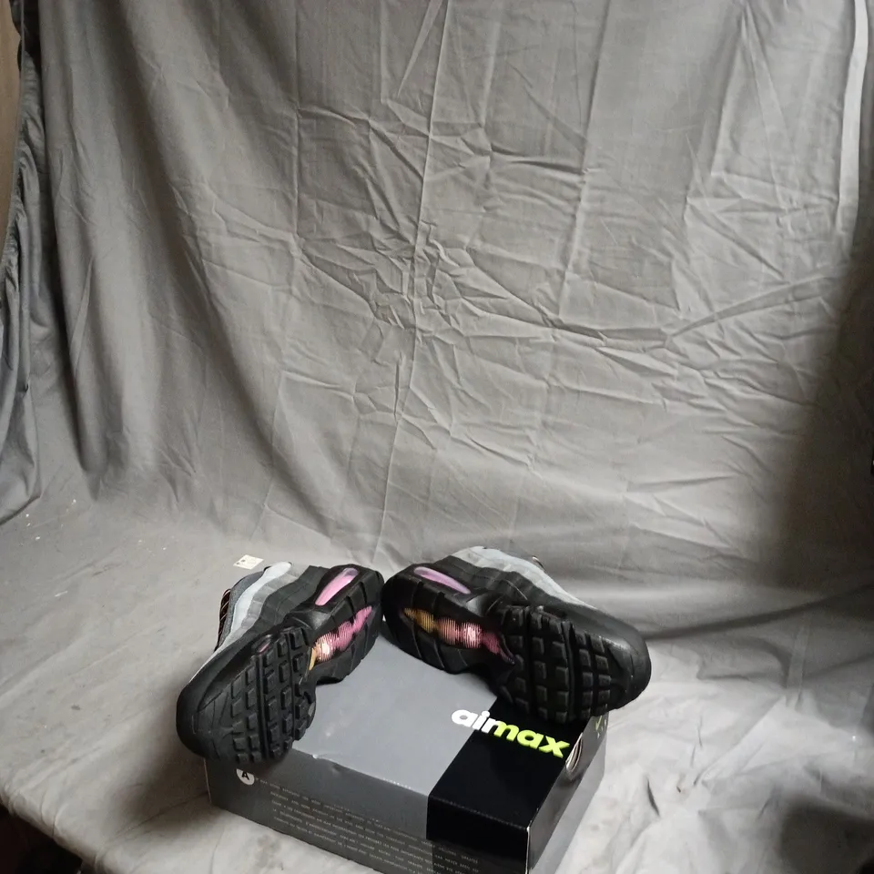 NIKE AIR MAX 95 OG – BLACK/ANTHRACITE, UK 7 (MEN)