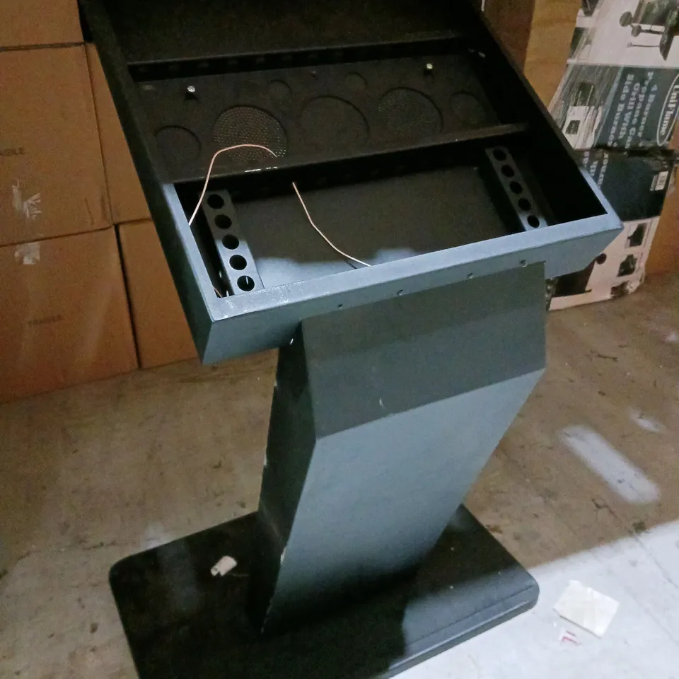 4 X ASSORTED ELECTRICAL PRODUCTS TO INCLUDE BLACK METAL MULTI-MEDIA PEDESTAL STAND, REXTRON VIDEO SPLITTER & NEC VT46 PROJECTOR - COLLECTION ONLY