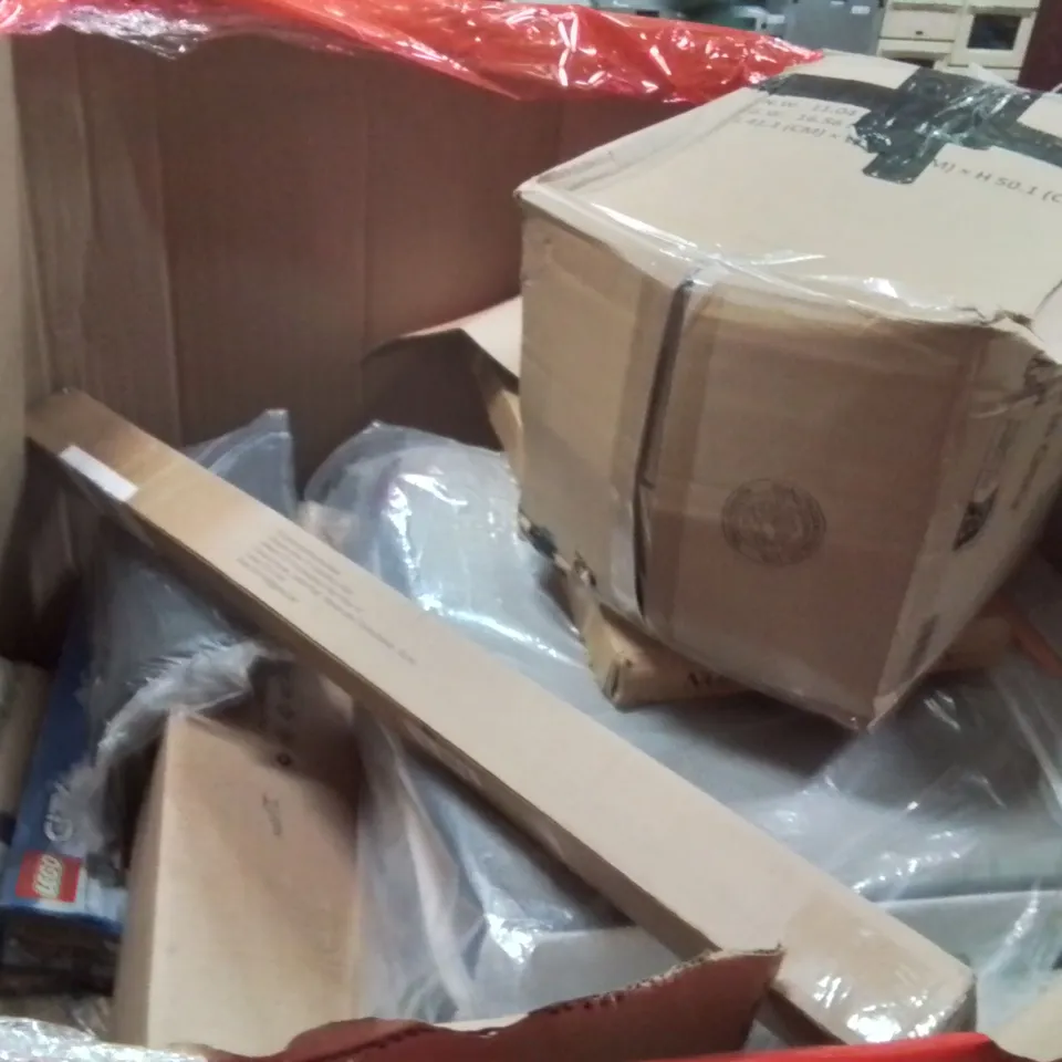 PALLET OF ASSORTED HOUSEHOLD GOODS AND PRODUCTS TO INCLUDE;STAR WARS LEGO,BABY FITNESS BLANKET,BABY ACTIVITY CUBE