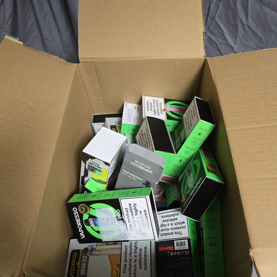 LOT OF APPROXIMATELY 20 ASSORTED VAPING ITEMS TO INCLUDE VAPORESSO/VOOPOO VMATE/ASPIRE