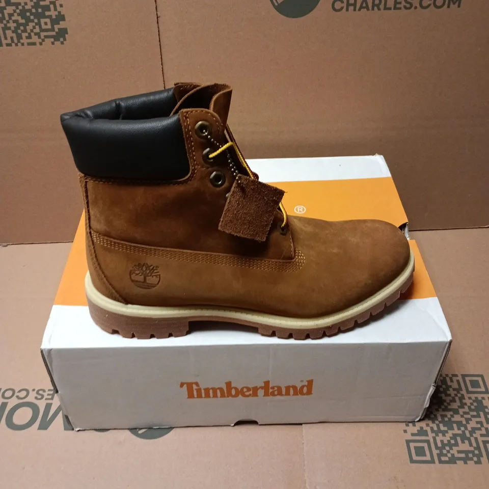 BOXED PAIR OF TIMBERLAND PREMIUM 6IN WATERPPROOF BOOTS IN RUST NUTBUCK - 9W