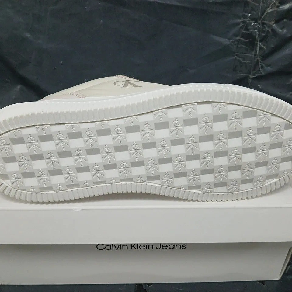 BOXED PAIR OF CALVIN KLEIN CHUNKY CUPSOLE LOW MIX TRAINERS - UK SIZE 40 
