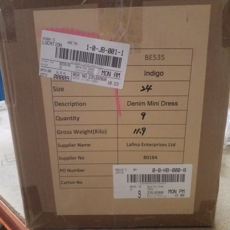 BOX CONTAINING APPROXIMATELY 9 BRAND NEW SIMPLY BE DENIM MINI DRESS IN INDIGO - SIZE 24