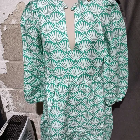 BODEN WOMEN'S DRESS – GREEN & WHITE FAN PATTERN - SIZE 14 