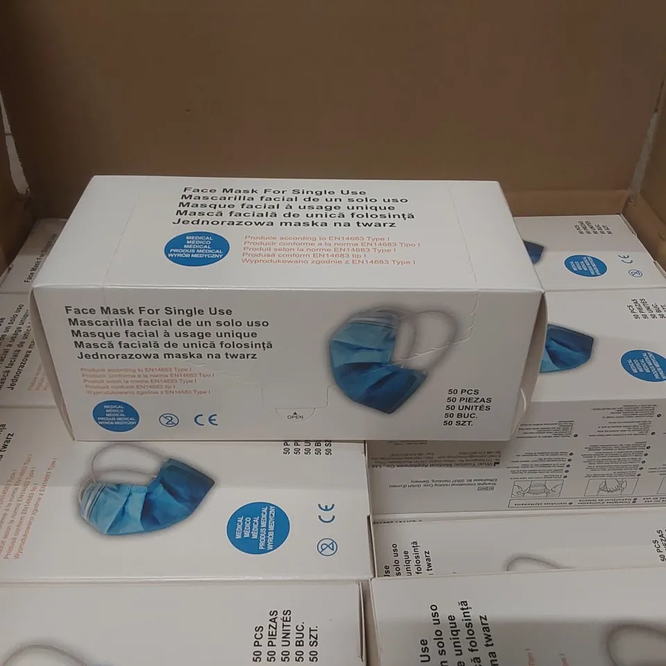 PALLET CONTAINING A VERY LARGE QUANTITY OF MEDICAL FACE MASKS
