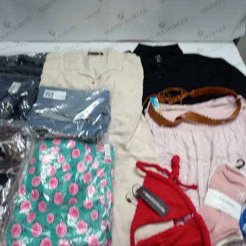 LARGE QUANTITY OF ASSORTED CLOTHING ITEMS TO INCLUDE MOTEL, ASOS AND H&M