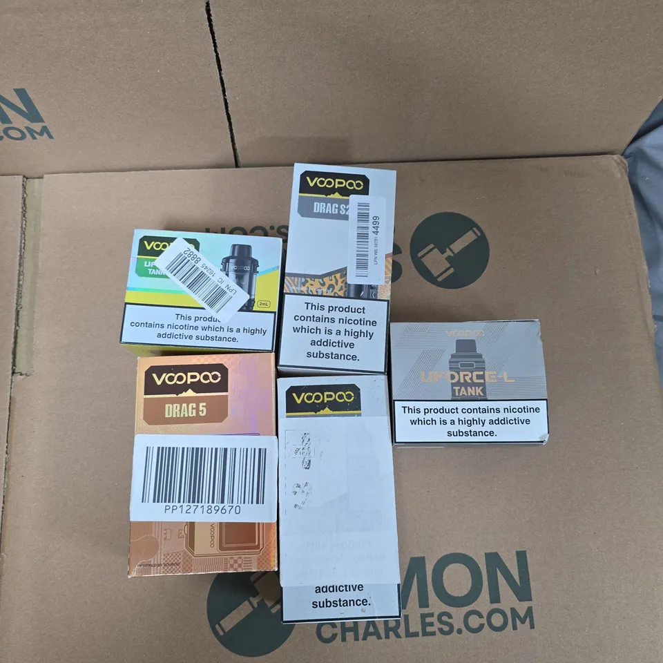 BOX OF APPROXIMATELY 30 ASSORTED E-CIGARETTES AND ACCOMPANIMENTS TO INCLUDE: VARIOUS VOOPOO ITEMS 
