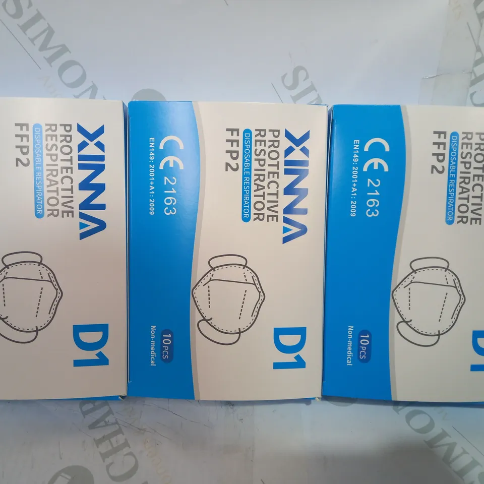XINNA BOX OF APPROXIMATELY 40 PROTECTIVE RESPIRTOR DISPOSABLE MASKS