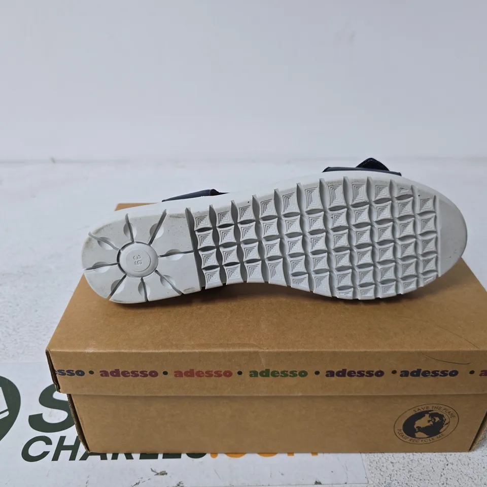 ADESSO BLUE LEATHER SANDALS SIZE 39 BOXED