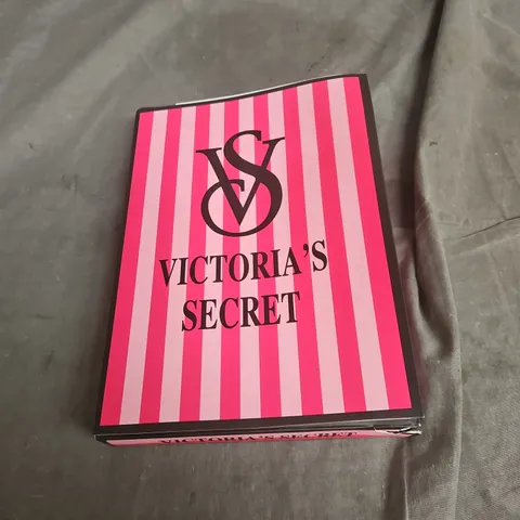 VICTORIA'S SECRET 7-PAIR WOMEN'S UNDERWEAR SET – BOXED, ASSORTED PRINTS