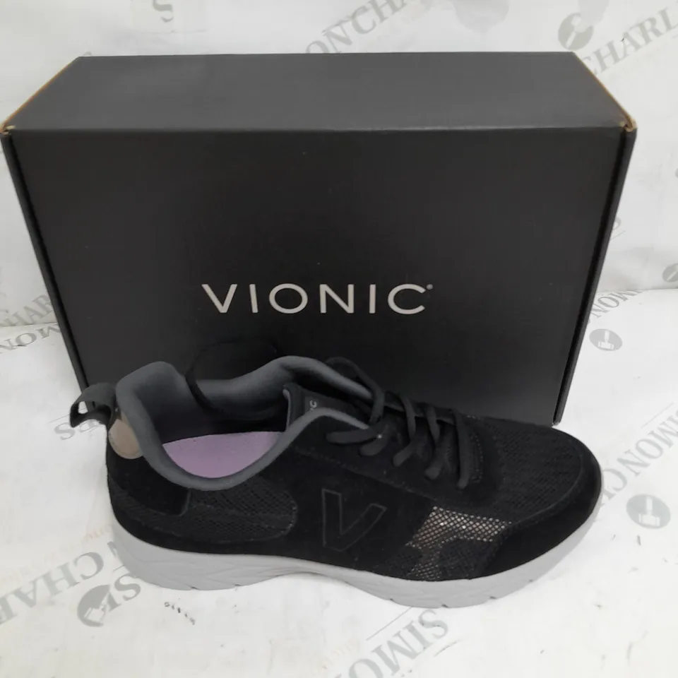BOXED PAIR OF VIONIC BLACK MESH TRAINER SIZE 7 