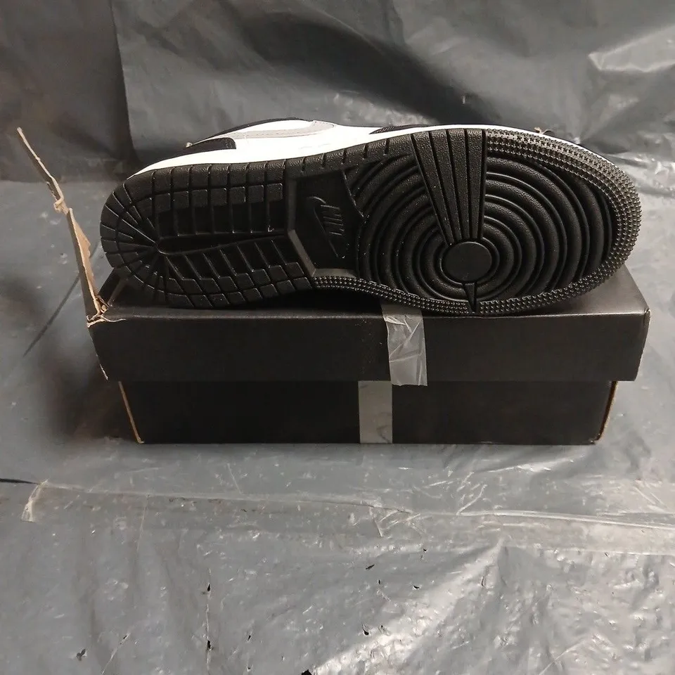 NIKE AIR JORDAN 1 LOW SNEAKERS – BLACK/WHITE/GREY, BOXED UK 4