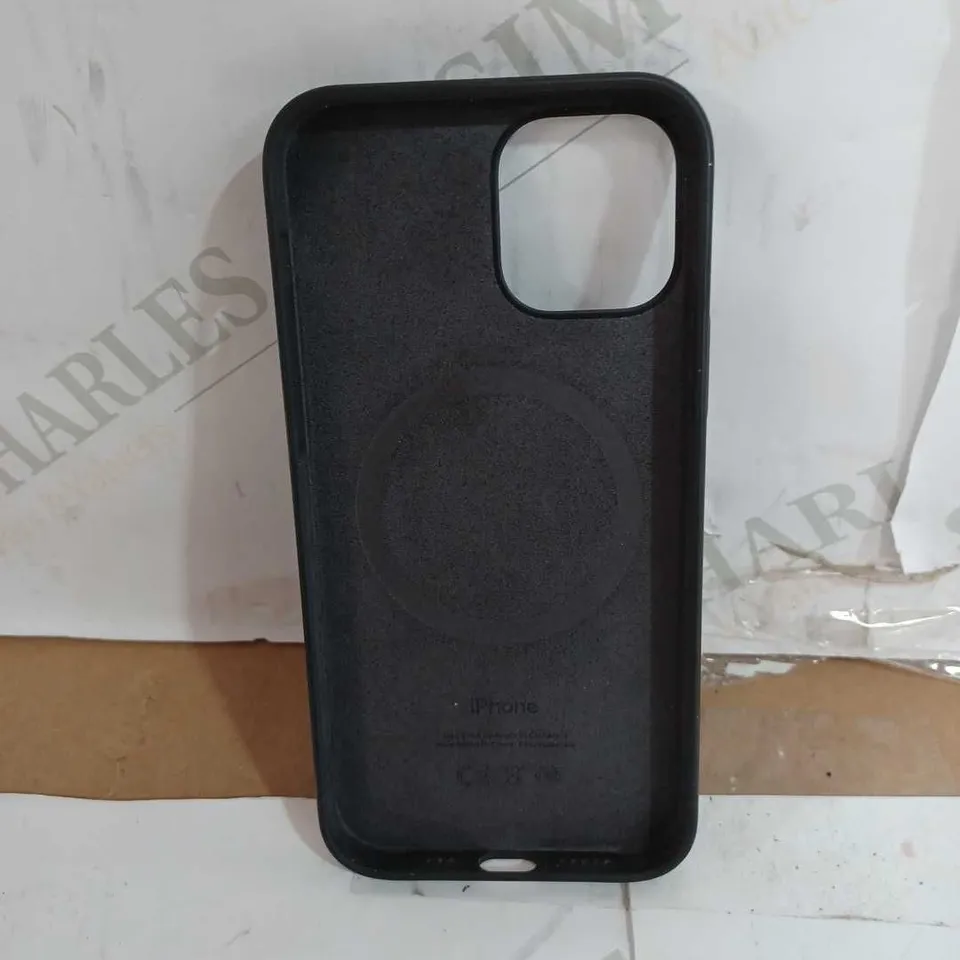 IPHONE 12 SILICONE CASE WITH MAGSAFE - BLACK