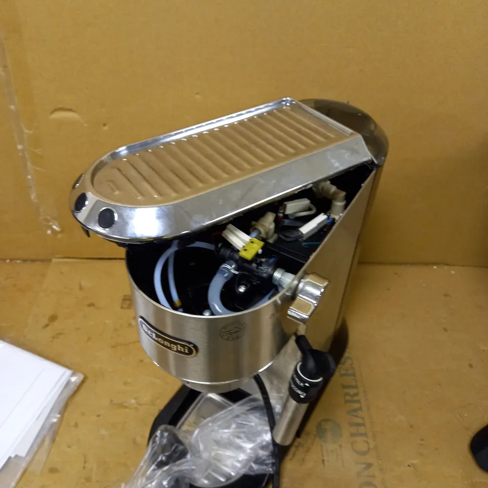 DE'LONGHI DEDICA STYLE TRADITIONAL BARISTA PUMP ESPRESSO MACHINE