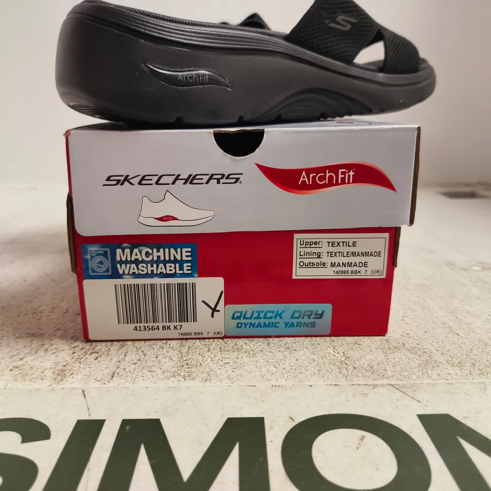 SKECHERS ARCH FIT SANDALS – BLACK, BOXED UK 7