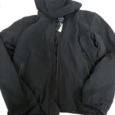 CALVIN KLEIN 4-WAY STRETCH HOODED JACKET IN BLACK - MEDIUM