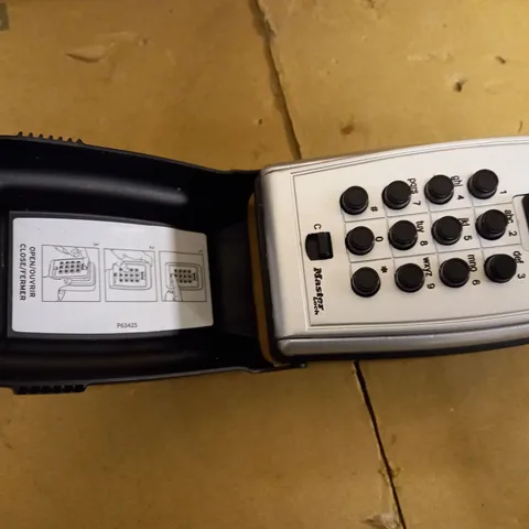 MASTER LOCK KEY SAFE