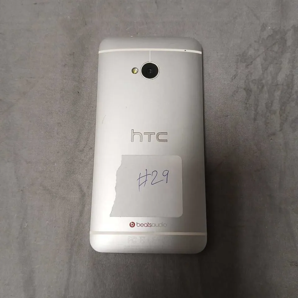 HTC SMARTPHONE – WHITE/SILVER, BEATS AUDIO BRANDING