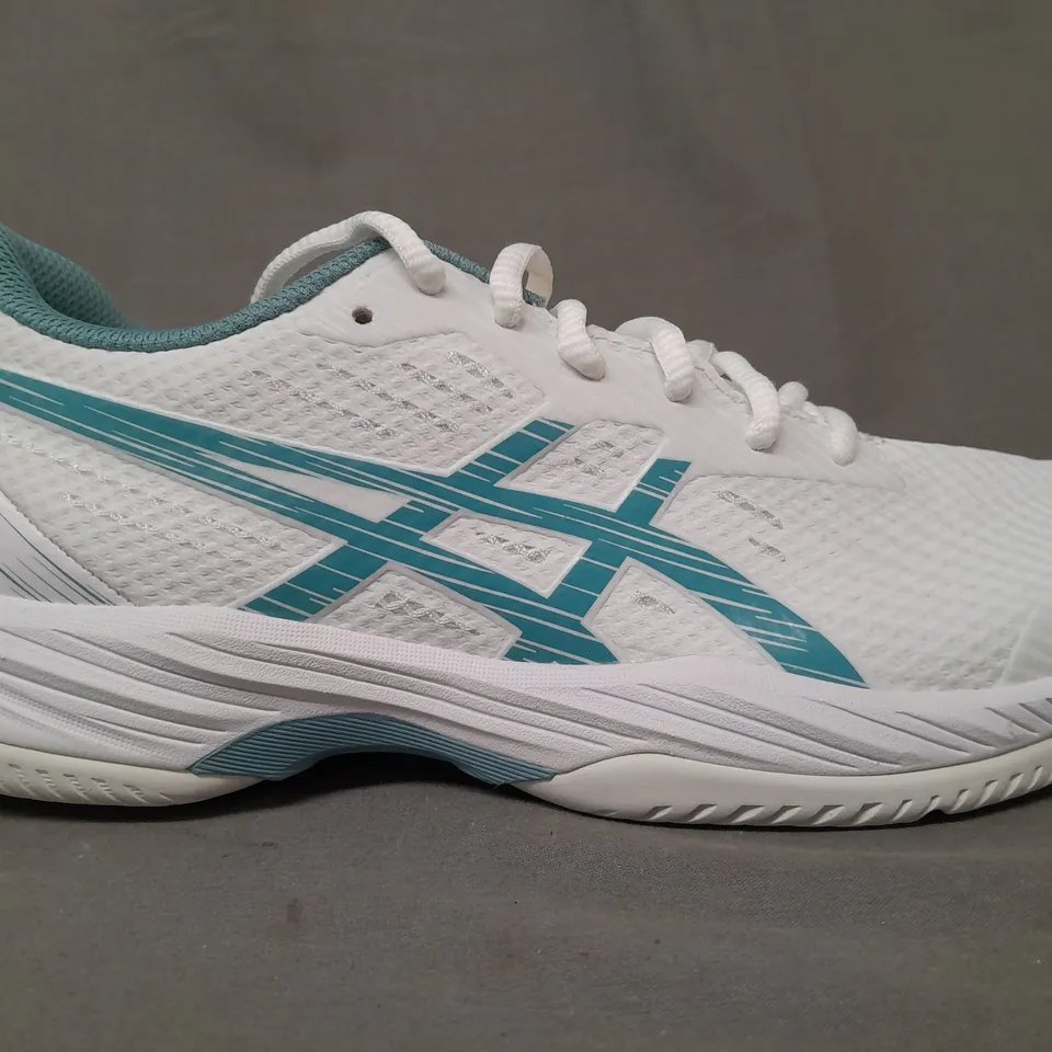 PAIR OF ASICS GEL-GAME 9 SHOES IN WHITE/BLUE UK SIZE 6.5