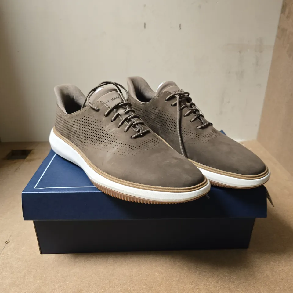 COLE HAAN GRAND PHAZE LASER OX SNEAKERS – TRUFFLE NBK, UK 12